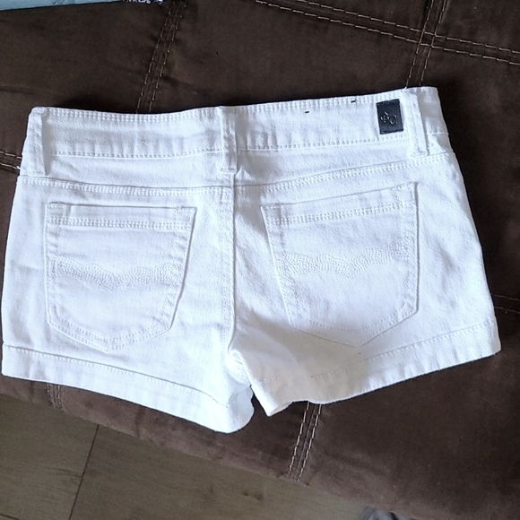 3 for$30 Cute little low waist denim cut- offs. Size 3 or 24 - Picture 2 of 3